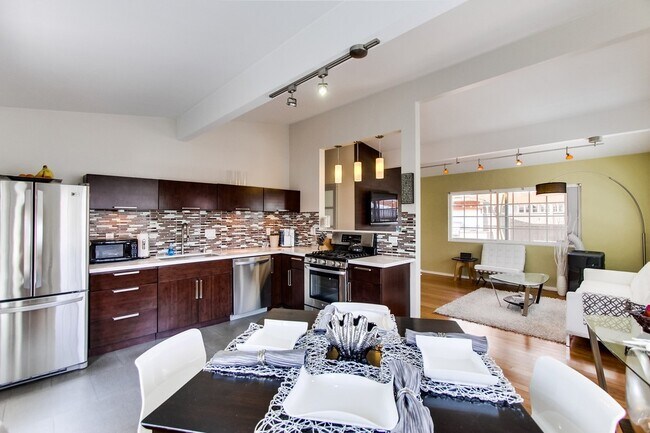 Foto del edificio - 2707 Myrtle Ave