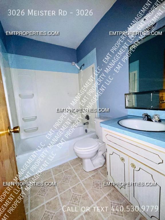 Building Photo - Meister, 3026
