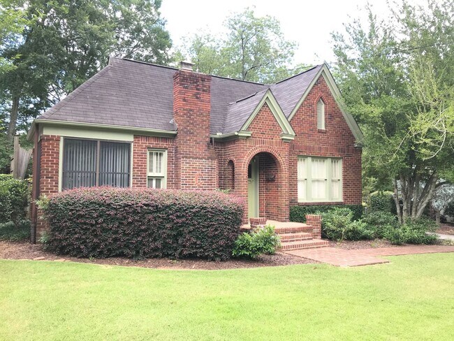 Building Photo - Beautiful Five-Points House!