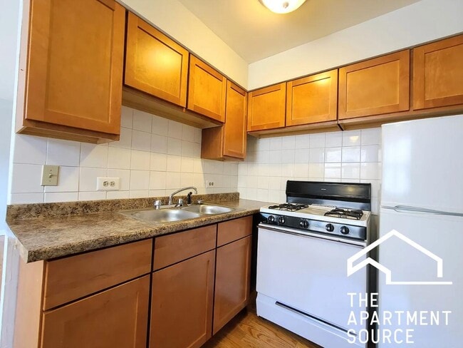 Foto del edificio - 510 W Briar Pl