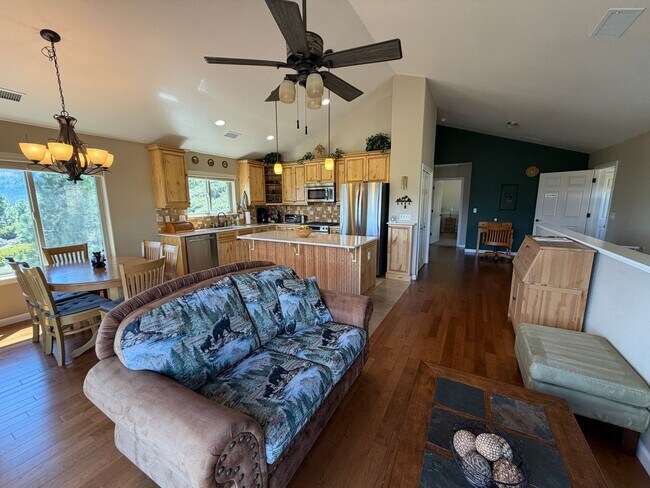 Foto del edificio - 799 Lookout Point Cir