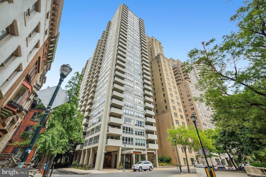 Foto principal - 224 W Rittenhouse Square Unit 1702