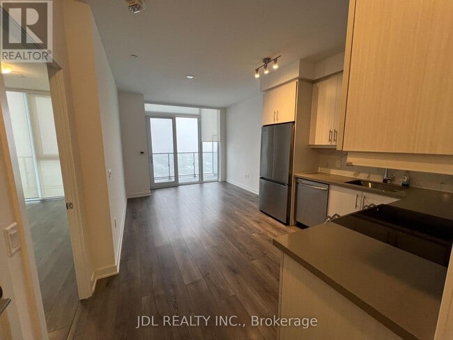 Photo du bâtiment - 95 Oneida Crescent