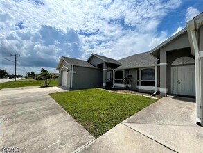 Building Photo - 906 Cape Coral Pkwy W