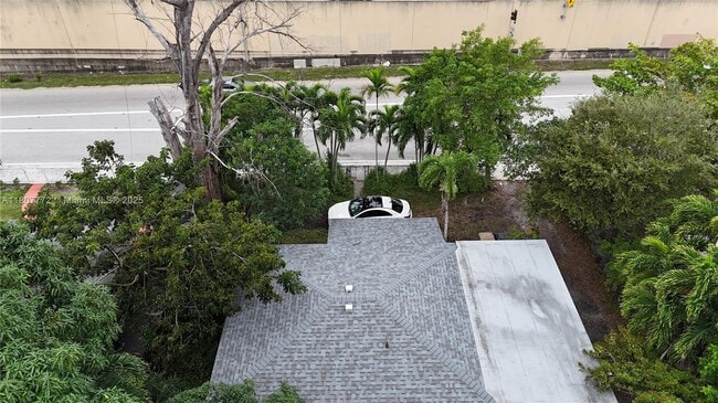 Foto del edificio - 13845 NW 6th Ave