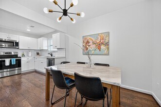 Building Photo - 2212 Rosewood St