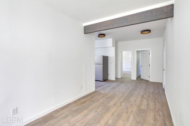 Building Photo - 957-961 N Vendome St