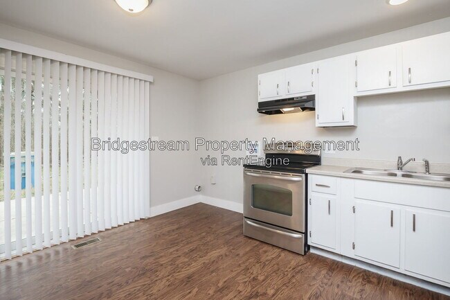 Building Photo - 5442 Lofino Ct