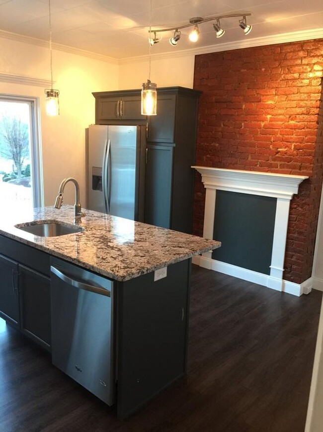 Foto del edificio - Fantastic Lawrenceville Renovation - 3BR/2...