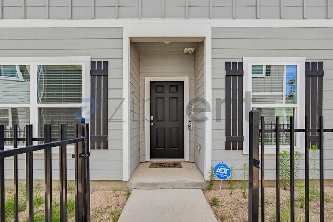 Building Photo - Unit