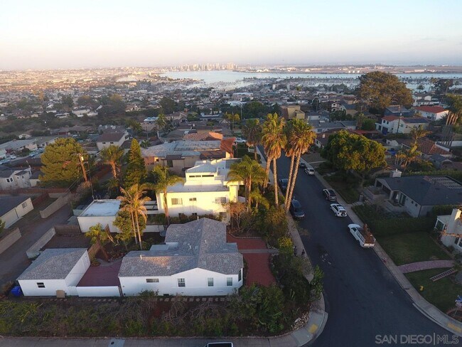 Building Photo - 3476 Ullman St