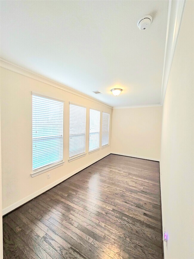 Foto del edificio - 9610 Knights Station Dr