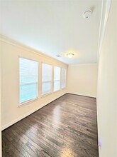 Building Photo - 9610 Knights Station Dr