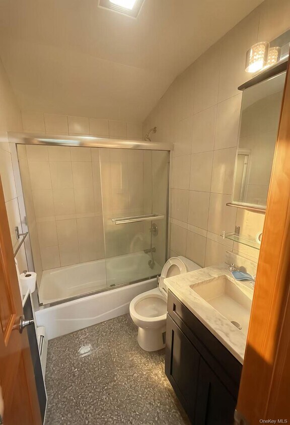 Foto del edificio - 64-67 229th St