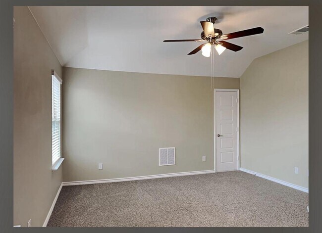 Foto del edificio - 116 Garden Grove Dr