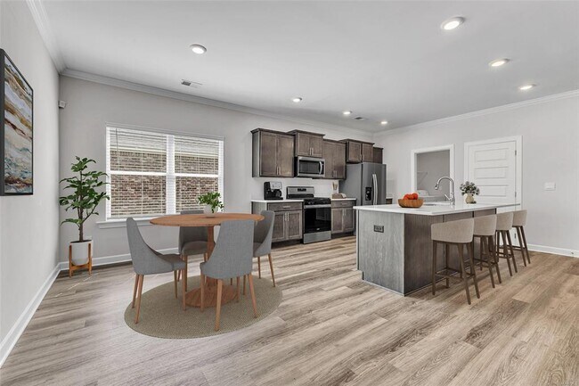 Foto del edificio - 1029 Birch Ln