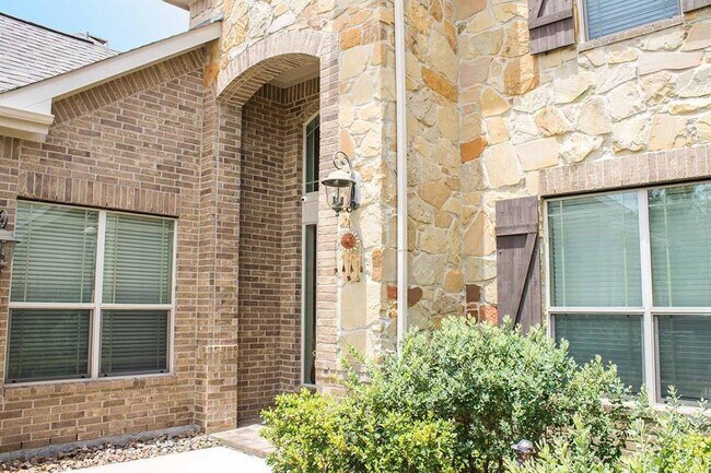 Foto del edificio - 28106 Yellow Cornerstone Dr