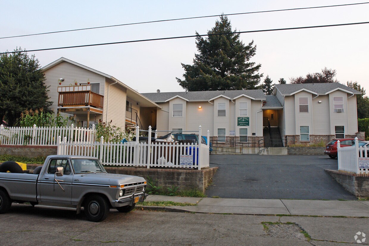 Building Photo - Mall Street Apartments