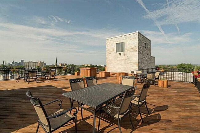 Foto del edificio - 849 Delaware Ave