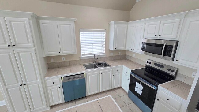 Foto del edificio - 2934 Nicholson Lake Dr