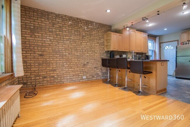 Foto del edificio - 821 Brummel St