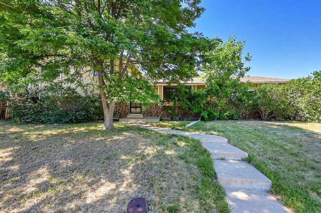 Foto del edificio - $3,100 - 3 Bed, 2.5 Bath Home in Littleton...