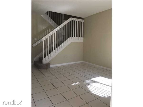 Building Photo - 1601 SE 24th Ct