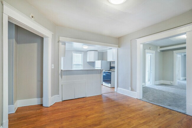 Building Photo - 159 Lane Ave SW