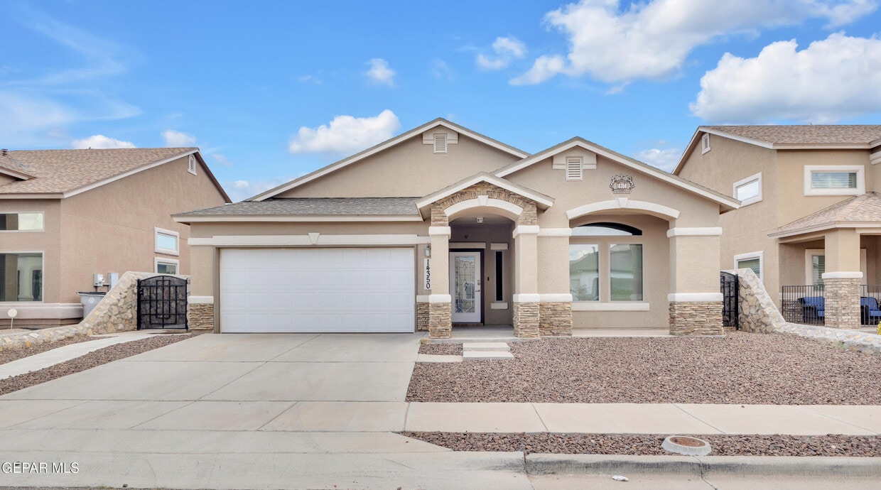 Primary Photo - 14350 N Cave Dr