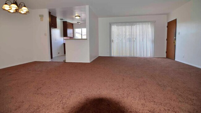 Building Photo - 3930 Roxanne Ave