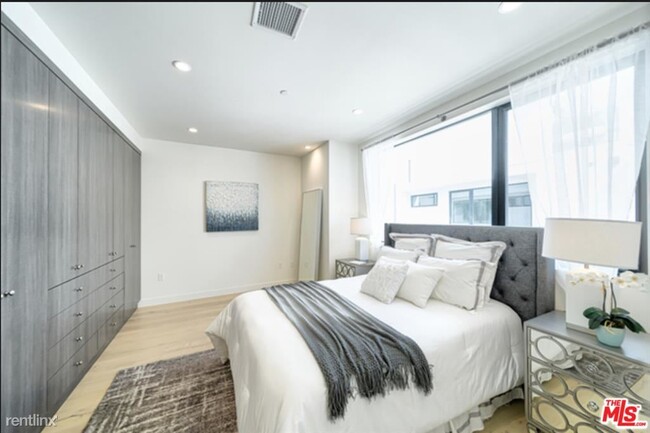 Foto del edificio - 3 br, 3.5 bath House - 4519 N Via Nova Dr