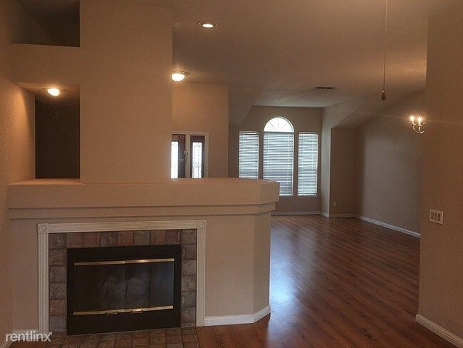 Building Photo - 3 br, 2 bath House - 7576 Sylvan Road