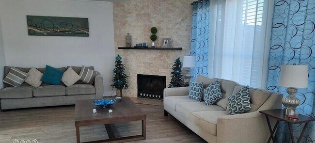 Foto del edificio - 3709 Edwards Dr