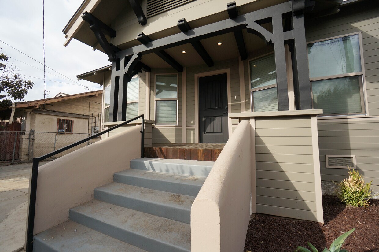 Foto principal - 1711 Normandie Ave
