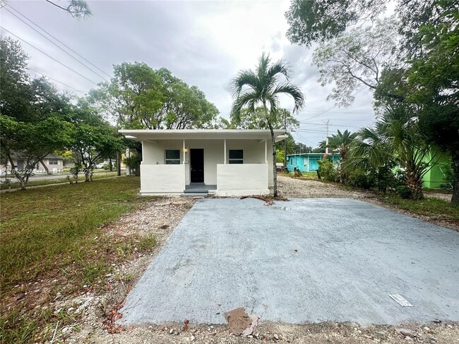 Building Photo - 1449 NW 3rd Ct