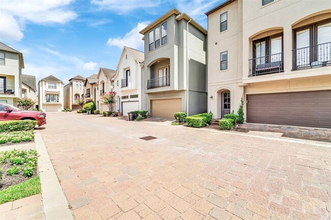 Building Photo - 11013 Sherwood Grv