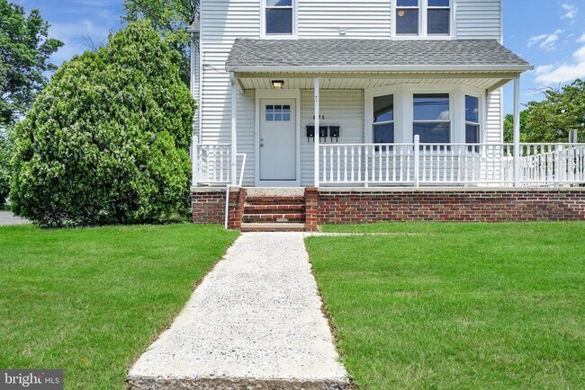 Building Photo - 121 E Browning Rd
