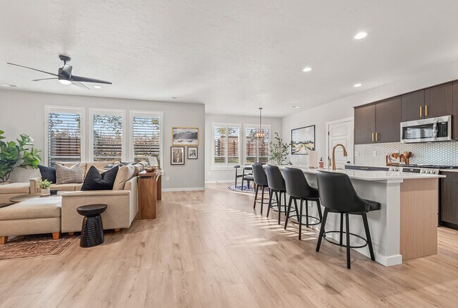 Foto del edificio - 10053 W Lyrical Dr