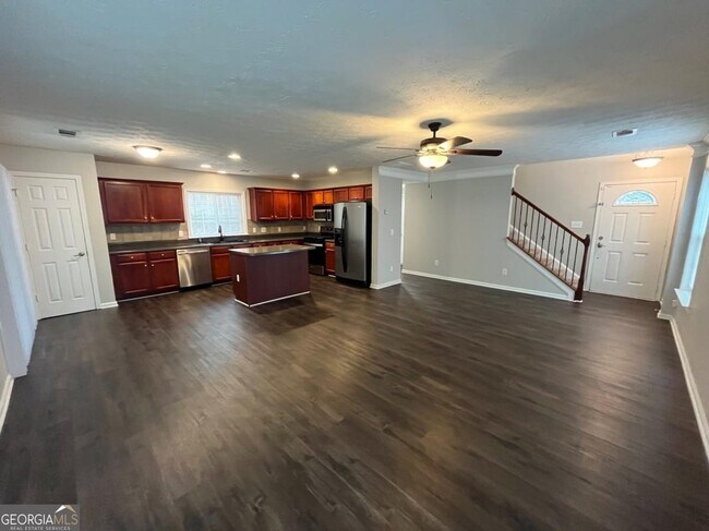 Building Photo - 207 Silver Spring St