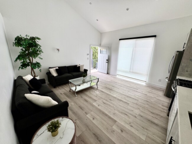 Foto del edificio - 7824 Shadyspring Dr