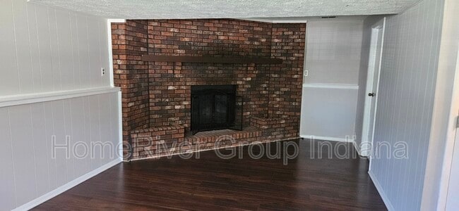 Building Photo - 10401 Mercury Dr