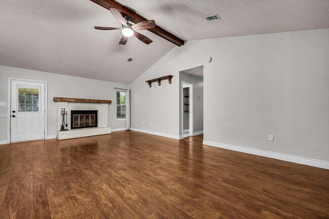 Foto del edificio - 202 Brittany Ln