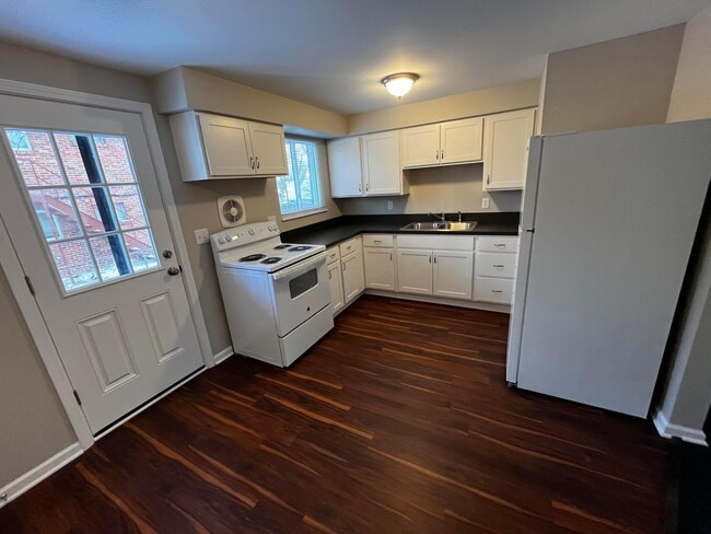 Foto del edificio - 4669 Hilton Ave