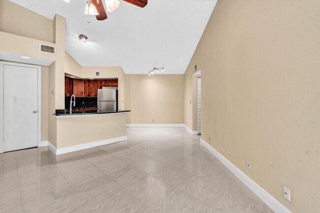 Building Photo - 3340 Pinewalk Dr N