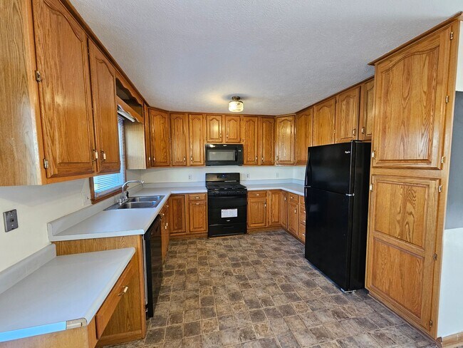 Foto del edificio - 3 Bedroom, 2 Bathroom house near Sabraton ...