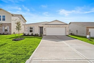 Building Photo - 15549 Briar Forest Dr