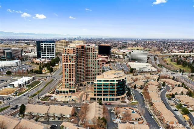 Foto del edificio - 8100 E Union Ave