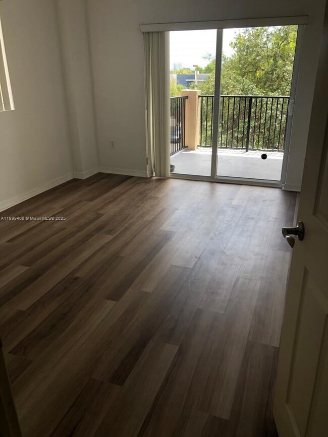 Foto del edificio - 3410 Coral Wy