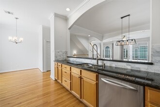 Building Photo - 5515 Crooms St