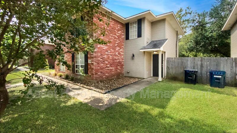 Primary Photo - 1208 Oney Hervey Dr